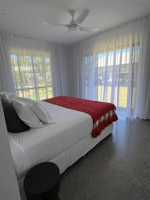 Eleven Watson Guesthouse Mossman 0*,  Australia