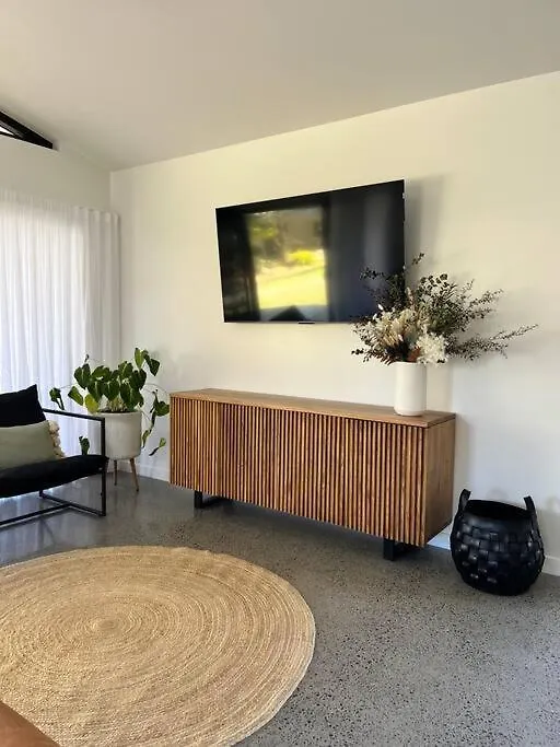 Eleven Watson Guesthouse Mossman