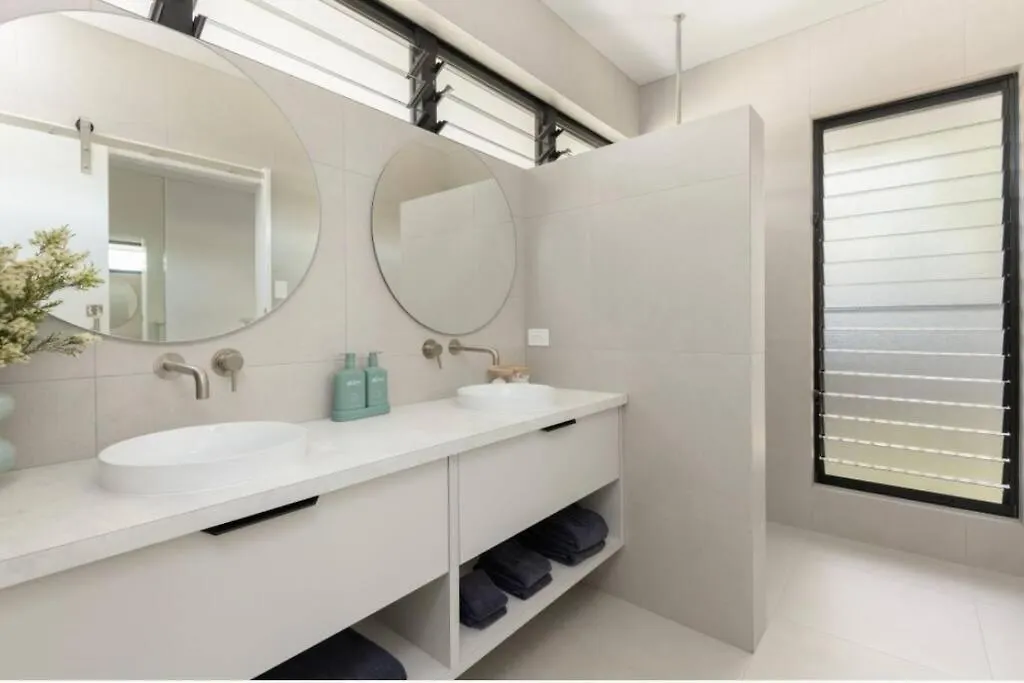 Eleven Watson Guesthouse Mossman Australia